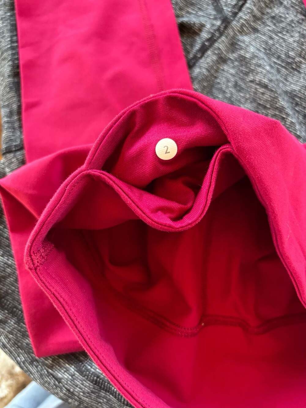 Lululemon Set: Run: Swiftly 1/2 Zip(6) & Cropped High-Rise Leggings (Size 2) - Picture 6 of 10